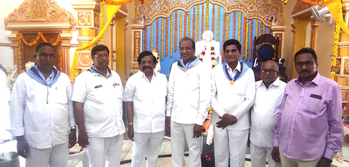 RaghavaraoSidda's tweet photo. ఒంగోలు మంగమూరు రోడ్ శ్రీ  సత్య సాయి మందిరంలో శ్రీ సత్య సాయి సేవా సమితి ఆధ్వర్యంలో ఏర్పాటు చేసిన  భగవాన్ శ్రీ సత్య సాయి బాబా విగ్రహ ప్రతిష్ట మహోత్సవంలో పాల్గొని శ్రీ సత్య సాయి బాబా విగ్రహానికి పూజలు నిర్వహించాను https://t.co/To1jkQ6uR0