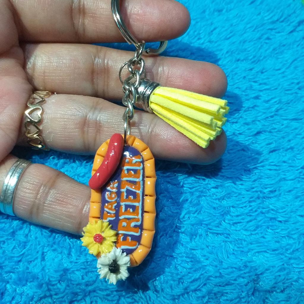 angelmokoh2six's tweet photo. Taga Maisan/ Taga Farm
#airdryclay #angelmokohcreation #handmade #handmadewithlove #artandcraft #artistsontwitter #clayartist #claykeychains #artph #art https://t.co/7xp69p4ObL