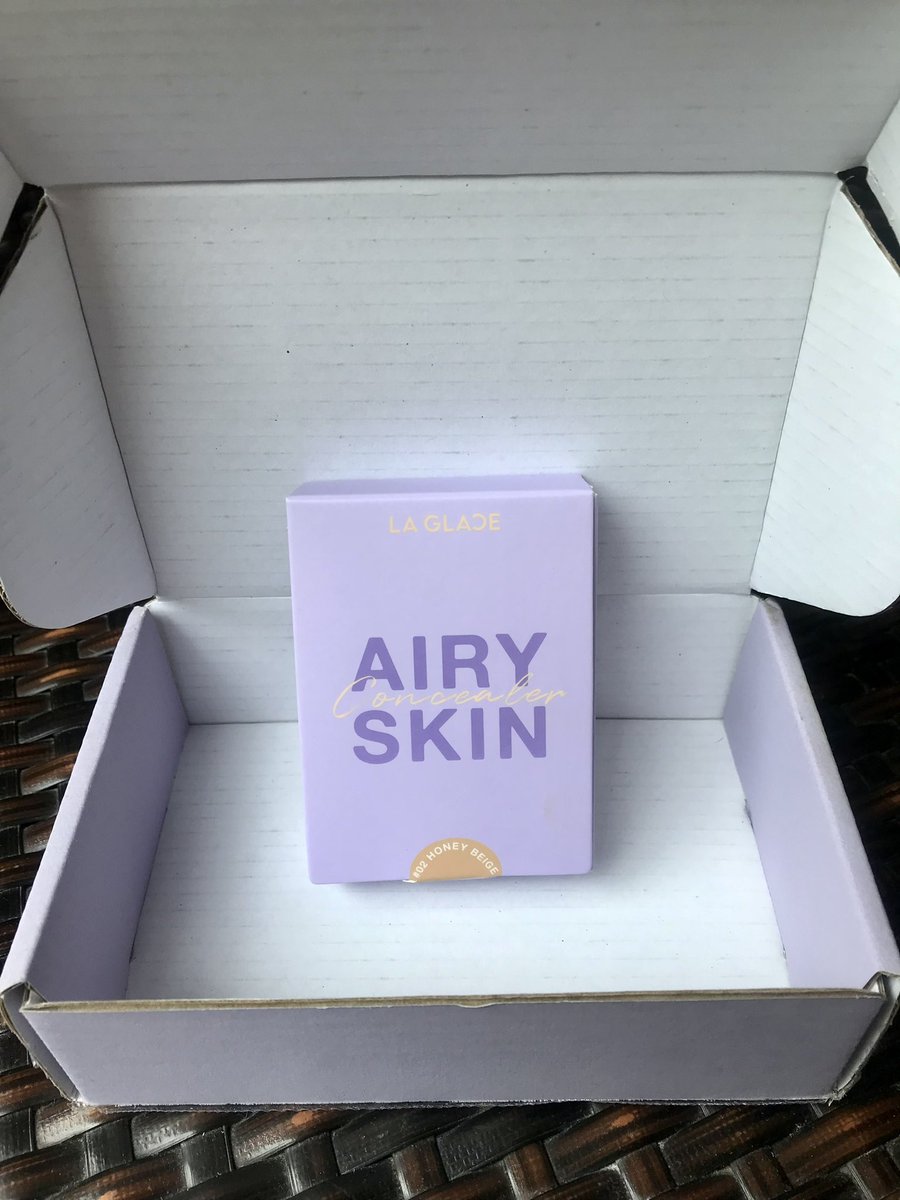 aiiayee's tweet photo. ส่งต่อ Laglace Airy Skin Concealer เบอร์ 2 
เค้าปาดสีไป 1-2 ครั้ง ส่งต่อ280รส คั้บบบ 

#ส่งต่อ #ส่งต่อlaglace #ส่งต่อสกินแคร์ #ส่งต่อเครื่องสําอางมือสอง #ลากลาส #ส่งต่อเครื่องสําอาง #laglace #ส่งต่อคสอ #คสอมือสอง https://t.co/XyASEpJH62