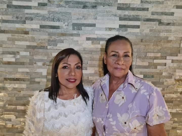 CarlosESejin's tweet photo. Pido a Dios por el eterno descanso de mi hermana Laura, fue una Luz en mi vida y en la de toda nuestra familia; pido también fortaleza y resiliencia, especialmente para mi Madre, en esta segunda prueba tan difícil. https://t.co/ssaywxVMUA