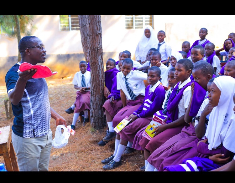 SmileforCommun2's tweet photo. A report from UNESCO(2014) male teachers need to be informed and confident regarding menstruation hygiene so that they can support female students and create a less stigmatising environment at school. We work with teachers to make this happen. https://t.co/Wv9rUbSQad
