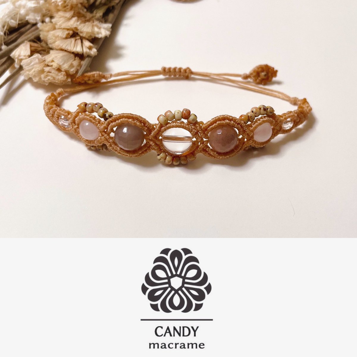 candy_macrame's tweet photo. 本日のキャンディマクラメブレスレット☆
温かみのある色合いのブレスレットです😊
#macrame #macramebracelet #マクラメ #マクラメブレスレット #マクラメアクセサリー #beads #天然石 #天然石アクセサリー #ビーズアクセサリー #candymacrame #ビーズ https://t.co/yF1UglqfGD
