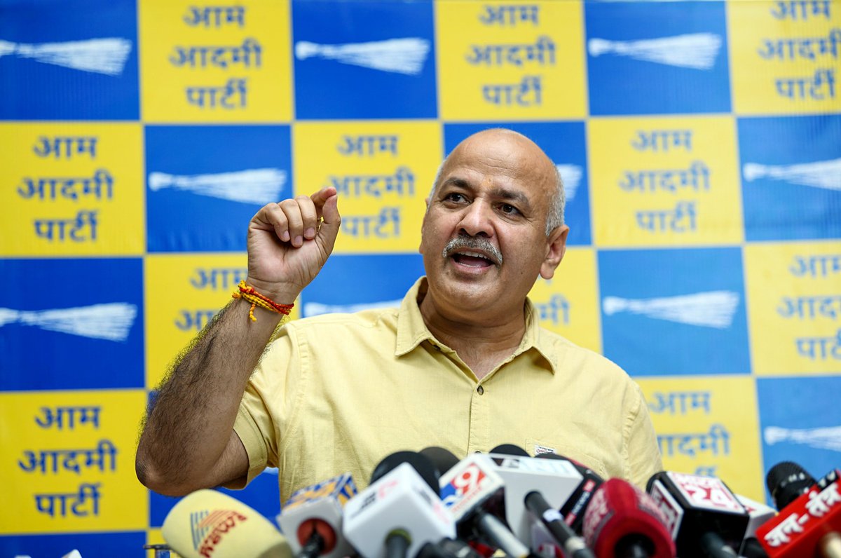 🔴 #BREAKING | Delhi Deputy Chief Minister Manish Sisodia alleges 'BJP message' offering to shut all cases if he quit AAP and crossed over ndtv.com/india-news/del…