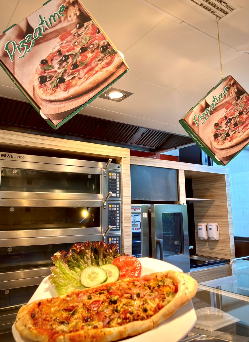 🍕Heiß und lecker aus dem Ofen-neue Pizzen im Café Central
📌Vegetarische Pizza PALA VERDURA (Foto) mit Broccoli, Paprika, Tomaten, Zwiebeln
📌Vegetarische Pizza PALA mit Tomaten und Käse
📌Es darf deftig sein? Pizza FLAMMKUCHEN ist dein Favorit
📌Ebenso delikat: Pizza THUNFISCH