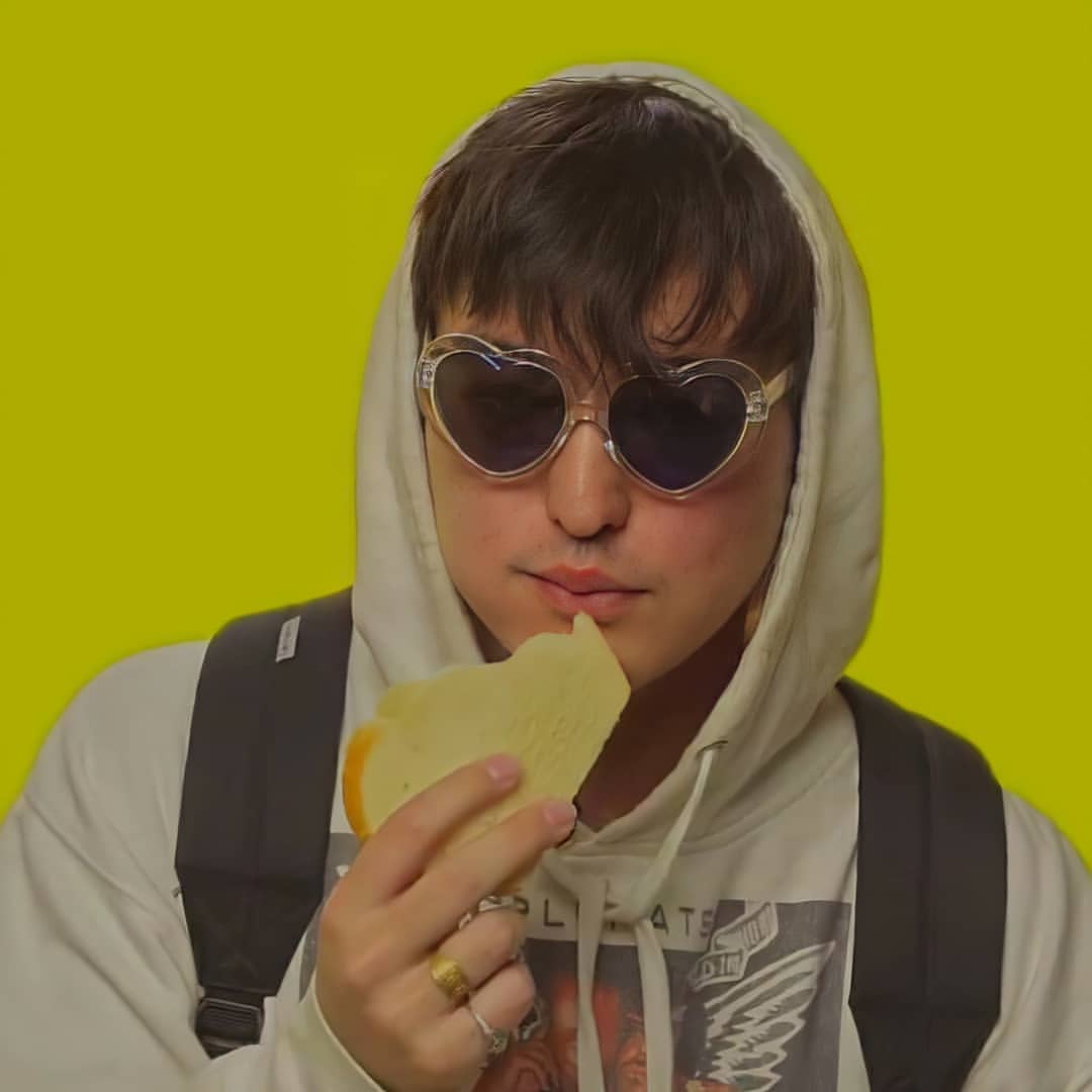 people say I remind them of someone famous.