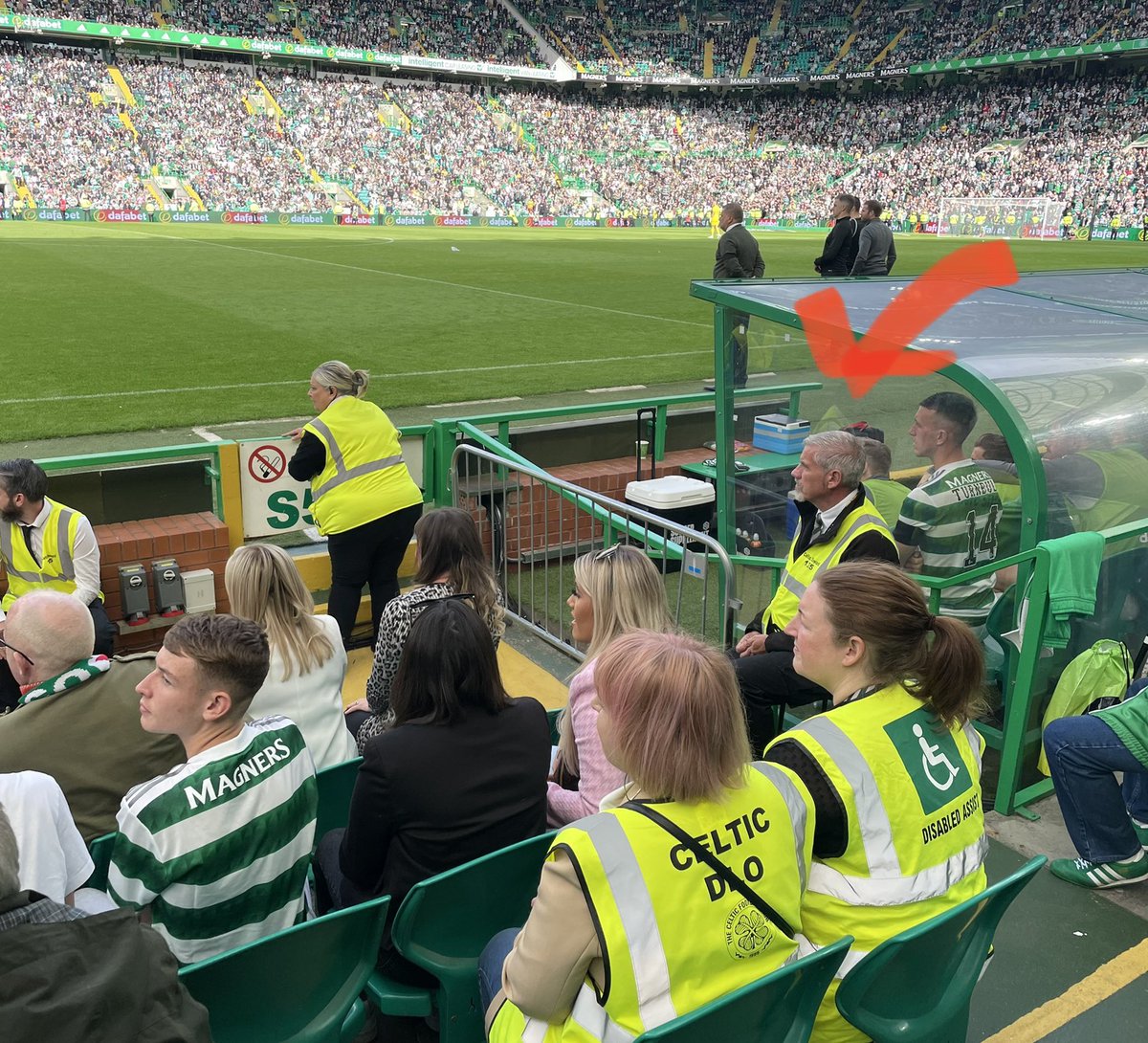 wee_cx's tweet photo. @CelticFCDAO @celticdsa @celticVI By placing a steward and a stool on a step 2/3 mins before end of match. Health and safety issue right there surely… it’s not fans blocking….The partially sighted need to climb stairs and go round stools and stewards 🤯 https://t.co/5bhcuCLy5O
