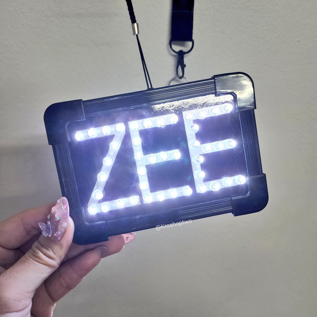KroShopTwo's tweet photo. Pls RT🔃
[พร้อมส่ง] ป้ายไฟจิ๋ว #ZeeNuNew

ป้ายไฟ + สายคล้องคอ
ZEE = 380฿
NUNEW = 460฿
🚚Free shipping

แค่สายคล้อง(Strap) = 90฿

Order 🖇 https://t.co/K2XIfFac5L

#ซนซน #นิ่งเฮียก็หาว่าซื่อ
#ตลาดนัดซีนุนิว  #ตลาดนัดนิ่งเฮีย
#ของขายเคโระShoptwo #NuNewFanCon
#ZeePrukFanCon #ZonZon https://t.co/iiBZuUp9j1
