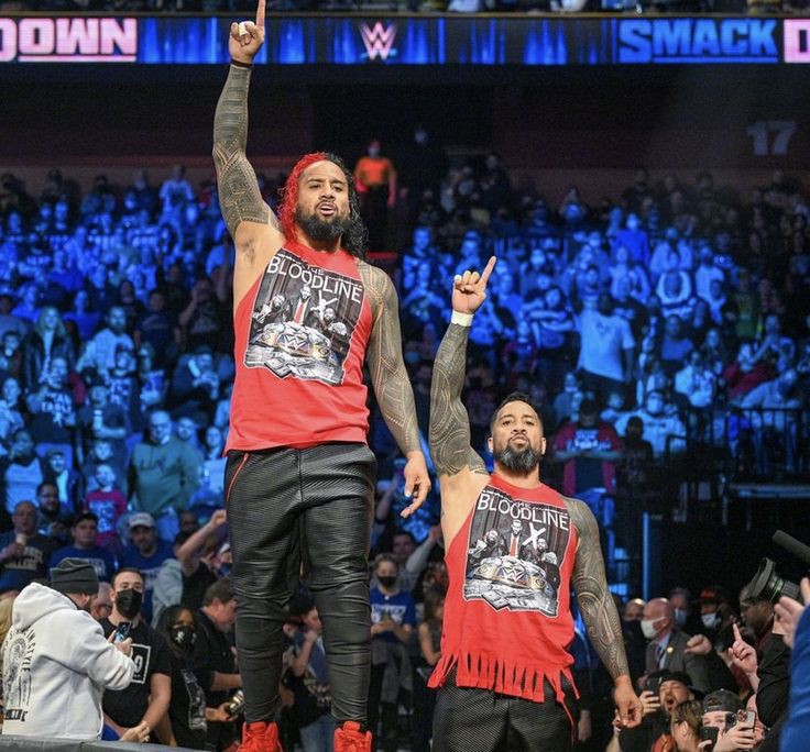 LeslieD2022's tweet photo. Happy Birthday to these two sweet faces @WWEUsos !!! Jimmy and Jey, I hope you all have a day as AWESOME as you are!!! Love you guys!!!#WeTheOnes 🎂🎉🎁#Number37 https://t.co/t3XoLxLU6i