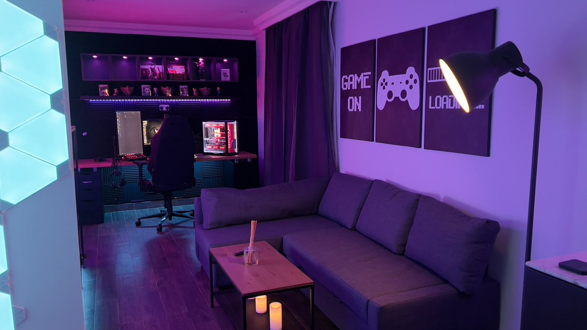 QrGam3r's tweet photo. #gamer #gamerlife #gamingsetup #gamerroom #gamersriseup #youtubers #streamers #retrosynthwave #neonsynth #retrowave #retrovibes #BassRebels https://t.co/PhHpnqW1bO
