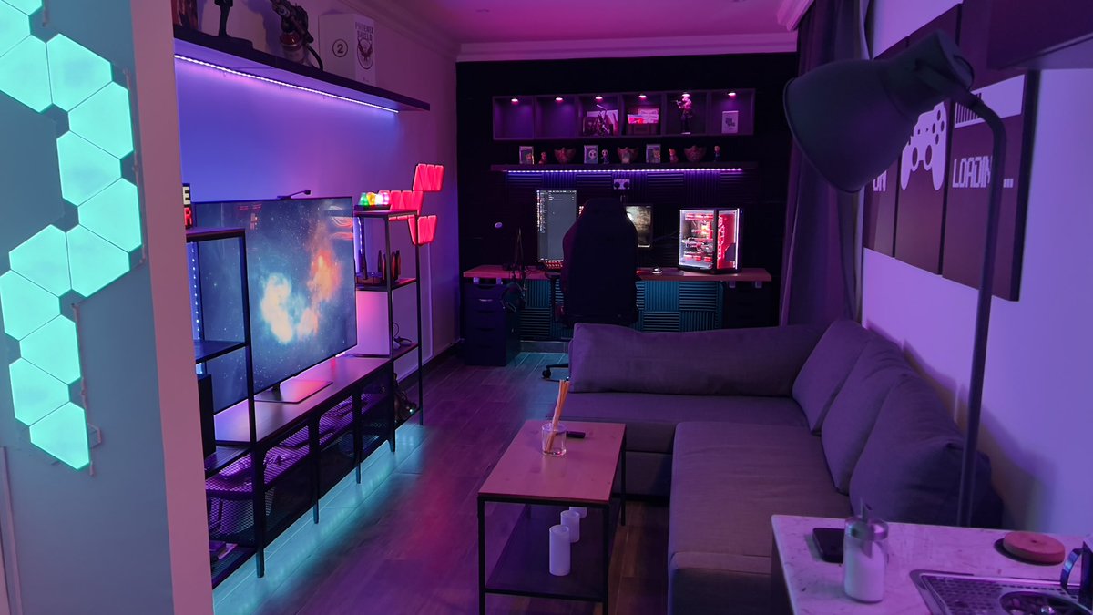 QrGam3r's tweet photo. #gamer #gamerlife #gamingsetup #gamerroom #gamersriseup #youtubers #streamers #retrosynthwave #neonsynth #retrowave #retrovibes #BassRebels https://t.co/PhHpnqW1bO