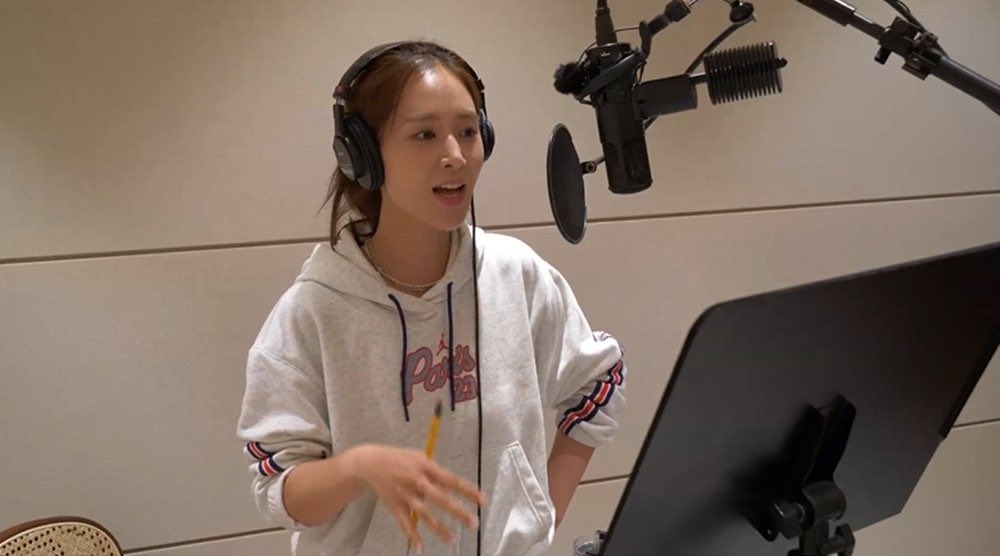 โซชิทัมทัม EP.8

เราจะได้เห็นภาพโซชิตอนอัด Forever 1 ที่ต่อสู้กับโน้ตสูงๆ พิเต้บที่กำกับซันนี่ให้ร้องเสียงดังๆ เหมือนตอนเล่นคอนเพื่อดึงความรู้สึกของเพลงออกมา และซูยองที่ประทับใจกับท่อนแรปยุนอาและบอกว่า “ยุนอาของเราใกล้จะได้กลับบ้านแล้ว!”