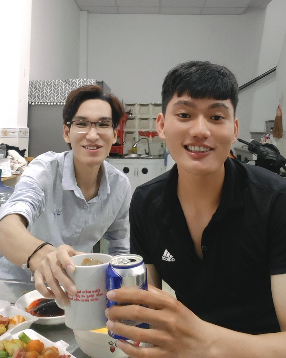 chutungman's tweet photo. Có những thứ tình cảm tưởng chừng là ảo, gặp nhau rồi mới biết là thật !
Cảm ơn e Duy ad gúp 6, đi mấy tiếng lên chơi với a 1 bữa nà ! @Huu_Duy2k1

@sontungmtp777  #SonTungMTP #TheresNoOneAtAll https://t.co/poJZ4OR3uS
