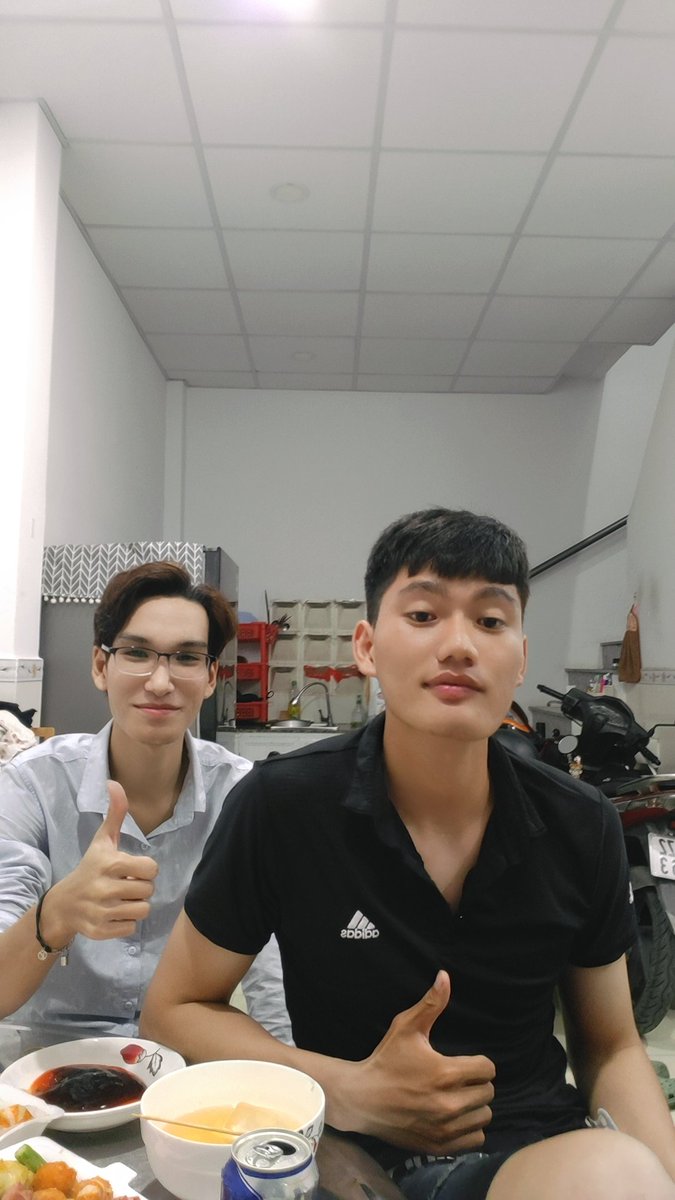 chutungman's tweet photo. Có những thứ tình cảm tưởng chừng là ảo, gặp nhau rồi mới biết là thật !
Cảm ơn e Duy ad gúp 6, đi mấy tiếng lên chơi với a 1 bữa nà ! @Huu_Duy2k1

@sontungmtp777  #SonTungMTP #TheresNoOneAtAll https://t.co/poJZ4OR3uS