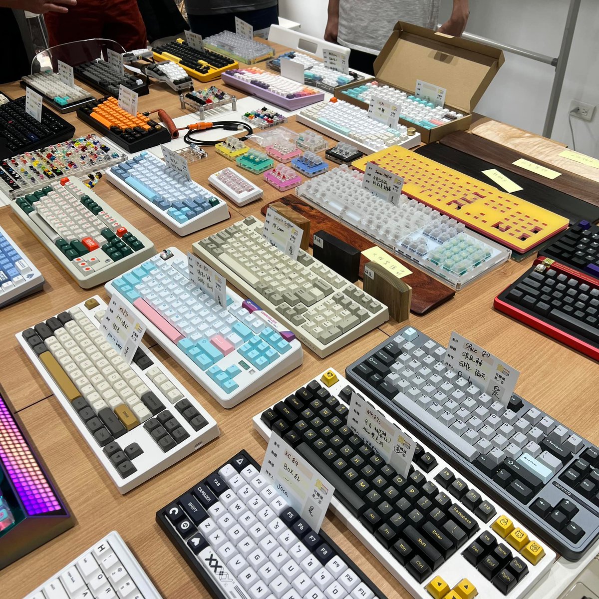 We don't always like to leave the house, but when we do, it's for a keeb meetup!