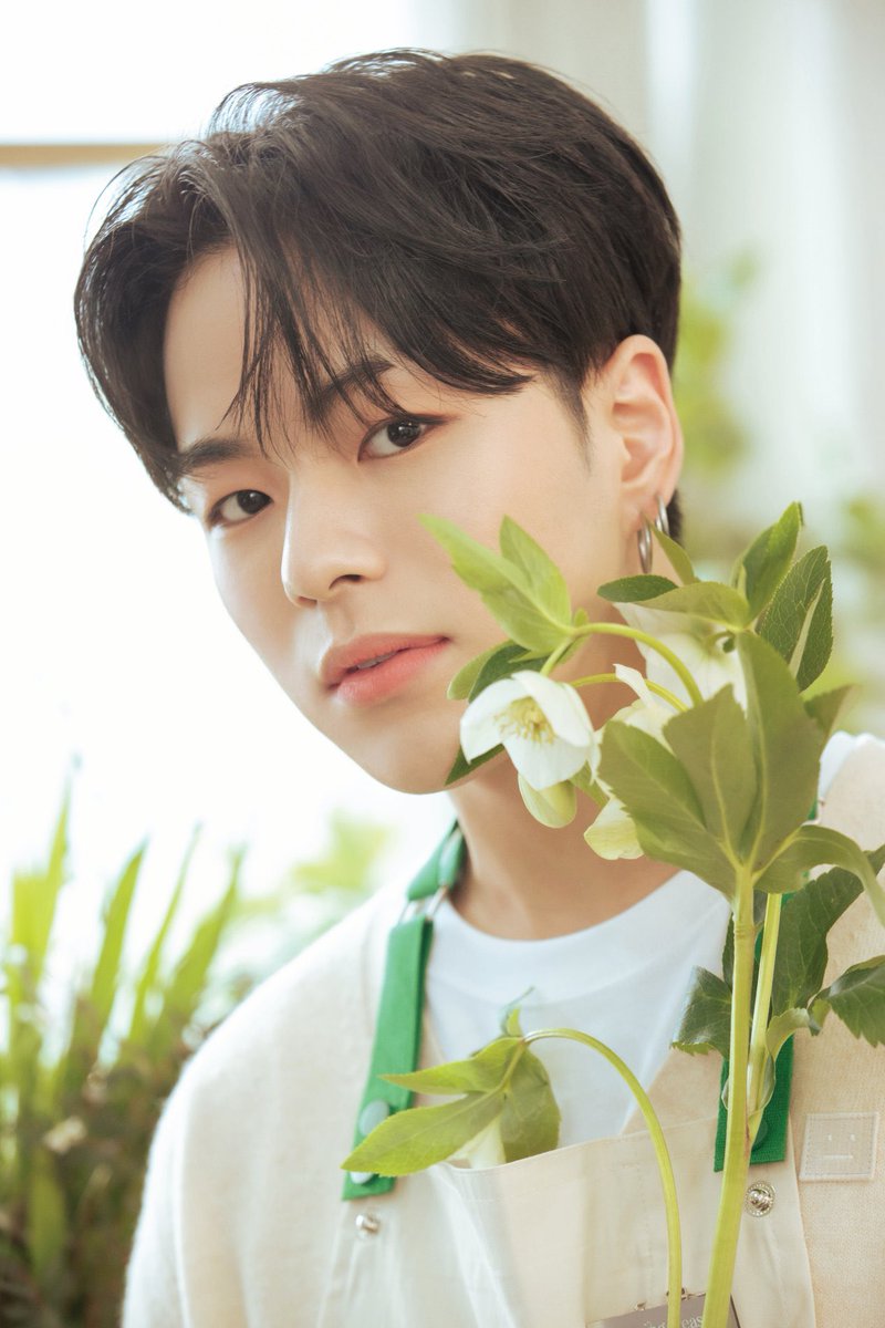7___23_'s tweet photo. 커스텀 MD 포토 재혁이 너무 예뿌다🥺💕 https://t.co/k28rz0I0Qs