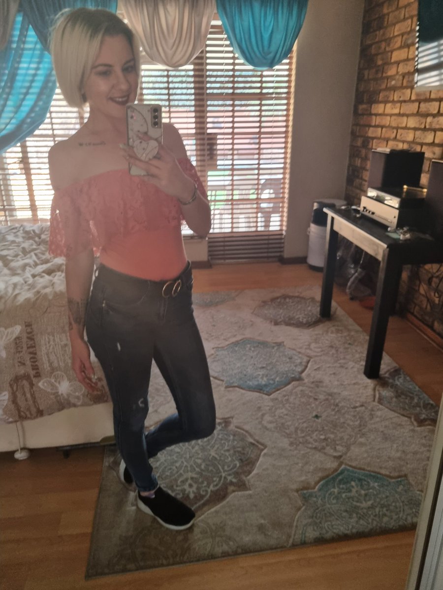 TiigerTiiny's tweet photo. Beautiful day ahead of us....

#Beautiful #onlyfans #onlyfansbabe 

https://t.co/FbWxla40Lk https://t.co/l1bAHpFa9o