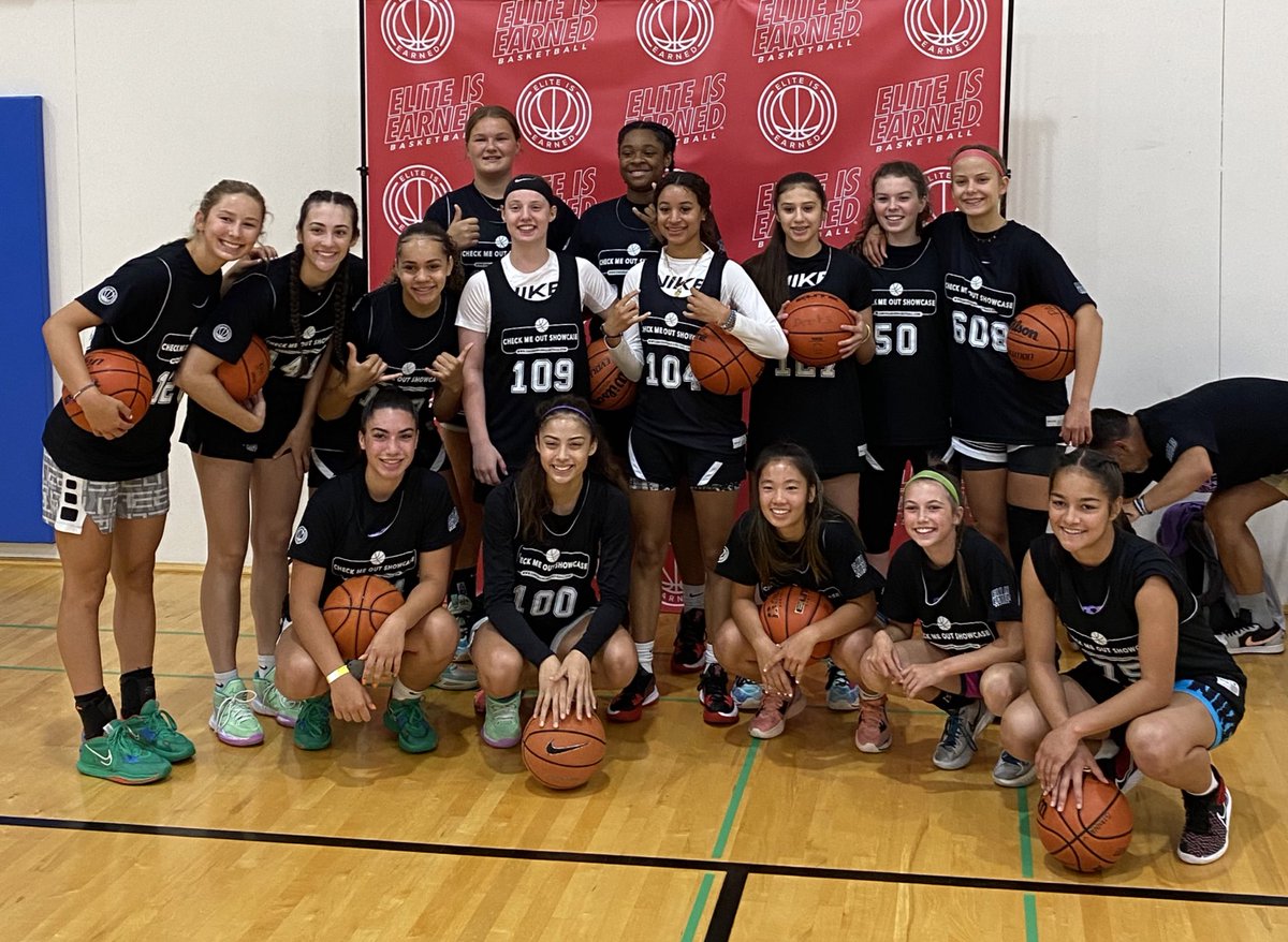 marynking22's tweet photo. Thank you coaches for the great weekend of work at @ELITEisEARNED @Hoopofficial @CoachMosleyJr_ @ChrisHansenPSB and so many more. Great playing with and against so many @treeofhopeeybl players! #CMOSeattle https://t.co/sfWp8FRRlK