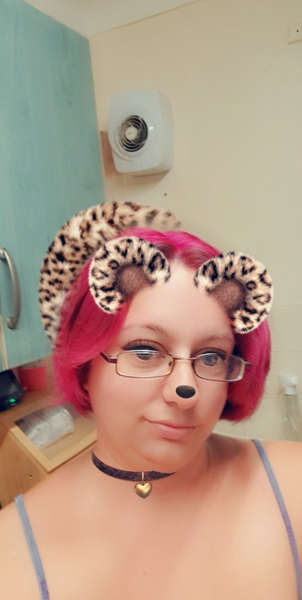 Lusciouslisasb's tweet photo. When your inner crazy takes over, embrace the pink 💗 https://t.co/rc7ZBdcHIZ