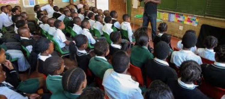 aronmwesigwa2's tweet photo. Starting this year, the #Uganda National Examinations Board (UNEB) wants parents to attend candidates' briefing so that they get first hand information on the dangers of #Examinations_Malpractice. https://t.co/doT5aQBmAF