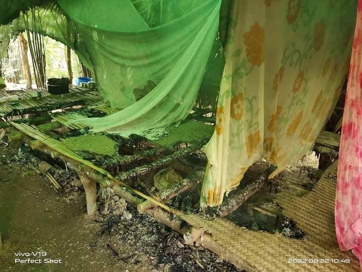 TTFR__Myanmar's tweet photo. It is reported that military terrorists burnt down the provision and the camp of unit 12 of Gangaw PDF at about 10 am this morning. They also shelled heavy weapons in AungMyin village. #2022Aug22Coup #HelpMyanmarIDPs #WhatsHappeningInMyanmar https://t.co/T3Vvn1Msn1