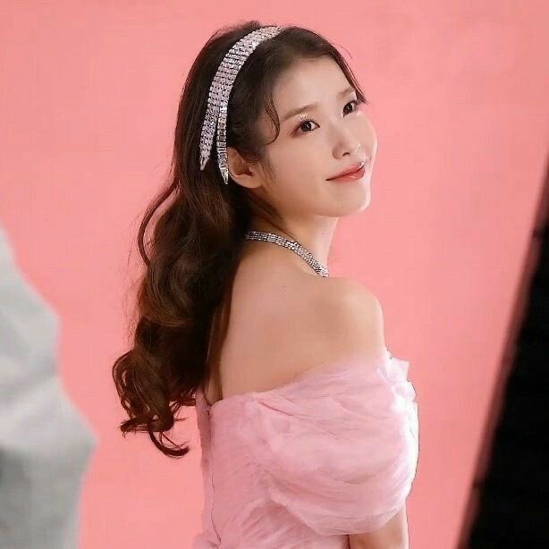 iuyeonthinker's tweet photo. everyone’s favorite GIRLS💙💖
#TAEYEON #IU https://t.co/jRUdP6iBqU
