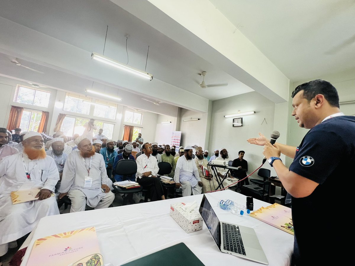 arif4science's tweet photo. “Biotech policy and regulation are followed for GM research and innovations in Bangladesh,” Faruq Hasan, Senior Policy Manager talking about biotech policy and regulation @FarmingFutureBD Imam Training in Rajshahi. @ScienceAlly @Ftfpotatopjt @Bt_eggplant @BTIscience https://t.co/MevWdVl7UT