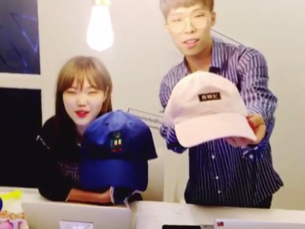 akmu_confess's tweet photo. #akmuballcap #multiplefunction https://t.co/YmjGHamLaz