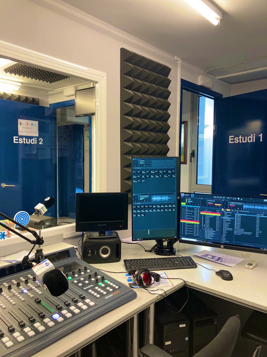 lau_periodista's tweet photo. 5 moths later… 👶🏻 El retorno! 😎Som-hi! @RadioRossello #work #radio #comunicaciolocal https://t.co/bVTFl7QXCh