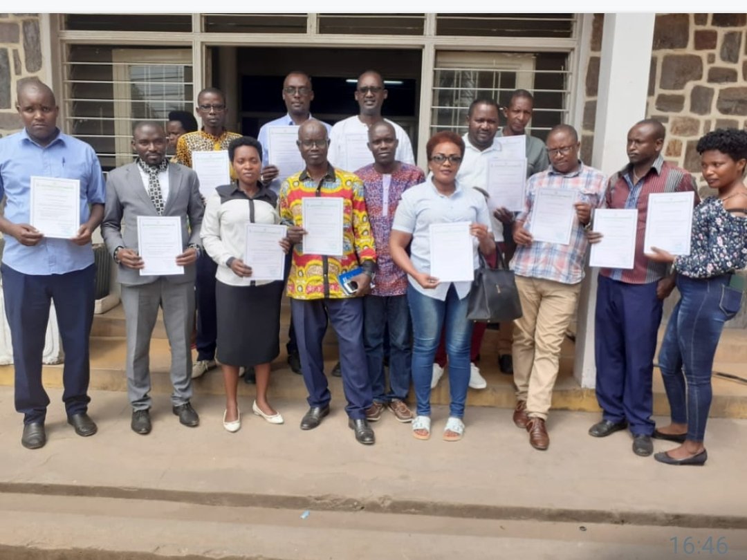 Onpr2018's tweet photo. #Burundi #OnprInnovation Le personnel de l'@Onpr2018 des services Recouvrement, Comptabilité, Audit et Juridique à la fin d'une formation de 3 jrs sur les procédures et stratégies de recouvrement, assurée par le Centre de Recherche et de Perfectionnement #CEREPE https://t.co/wA33y1JM4H