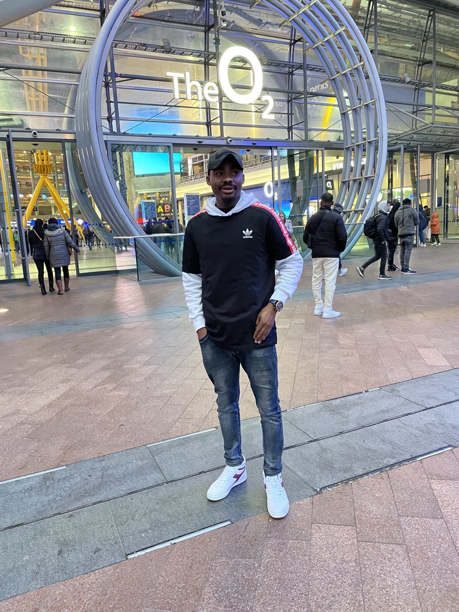 Follow <a href="/Jerryebune/">Jerry</a> he want to give out data, let’s push him to 1k. Data will be shared once he get to 500 today 
<a href="/houseofneeyo/">Oyindamola</a> pls pick 20 people once he get to 500
Meanwhile cash giveaway is loading once he get to 800 and also data for 20 tweeps at 1k