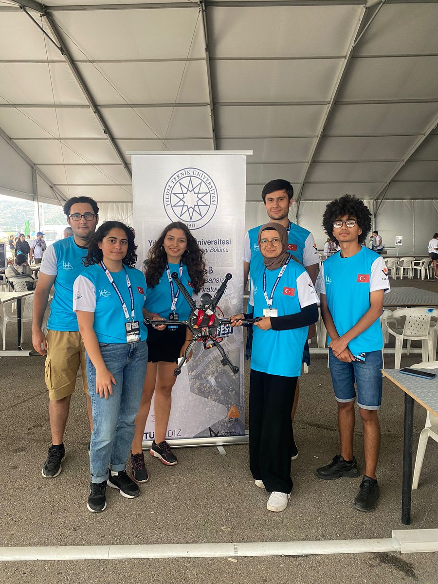 eomurlu's tweet photo. @YildizEdu @YtuMakFakultesi @YTUMechatronics @YtuSimulab takımımızla, @teknofest Afyon İHA yarışları ertesinde beraber olduk. Hızlarıyla 1. görev birincisi, ikinci görevde de en ağır yükü hedefe götürdüler. Gayret ve çalışkanlıklarından dolayı tebrikler. @esmabtzcn @YarenRamadan https://t.co/gWilFGYpkJ