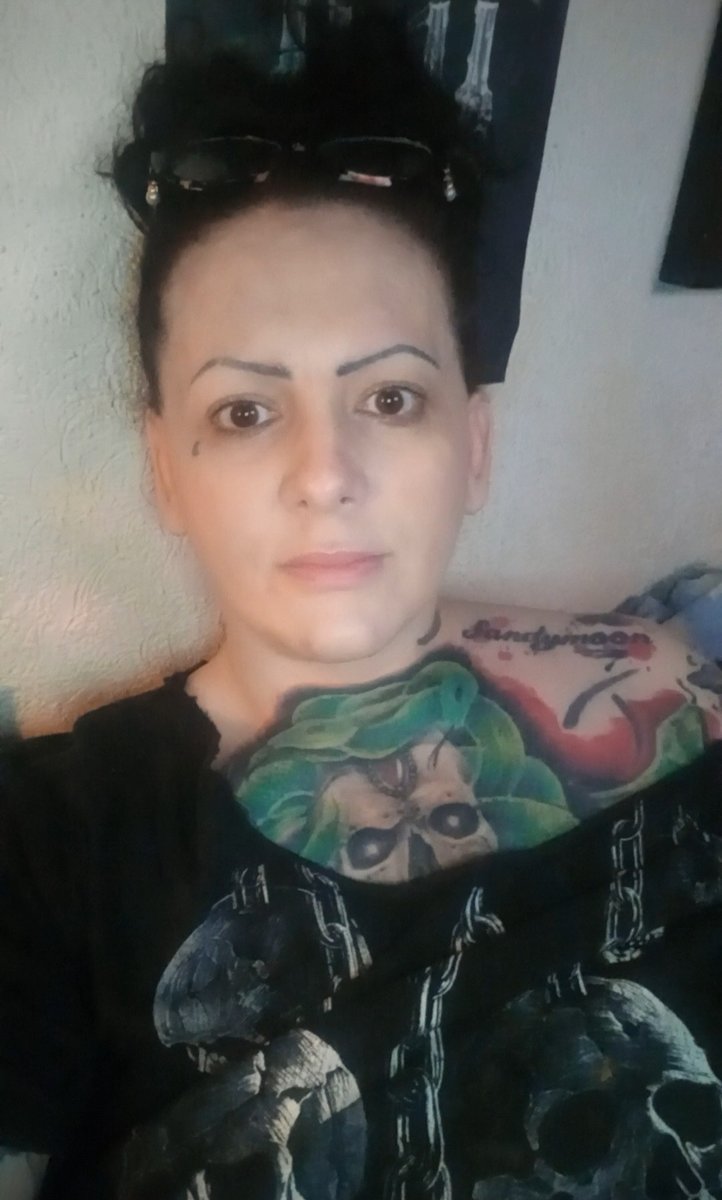 Voy a estar a piedra y lodo estos días antes de la cirugía, el dr me dijo que debo cuidarme para no contagiarme de #COVID y llegar bien. Les pido de favor 2 donadores para la misma. Si me quieren ayudar con eso y con la colecta que haré 💰 manden md y mensajes positivos porfa 🤗