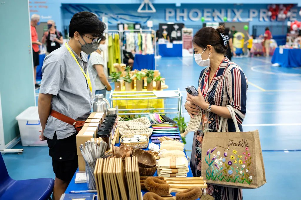 UNIS_Hanoi's tweet photo. It was lovely seeing so many of you at our Welcome BBQ &amp; Community Connections Fair. We hope you enjoyed it as much as we did! Please could you give us feedback by completing this short form https://t.co/BsCOyQUPVZ #UNISValuescommunity #UNISopeningdoors #UNiquelyUNIS #UNISHanoi35 https://t.co/m43tvOac6j