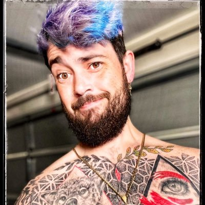 toastpunk's tweet photo. For being the upstanding Web 3 citizen that he always is, here is a gift from the @ToastPunk fam to our favourite Spaces Host @CryptoJimmybraz ❤️🍞 https://t.co/kivxz0ZYjo
