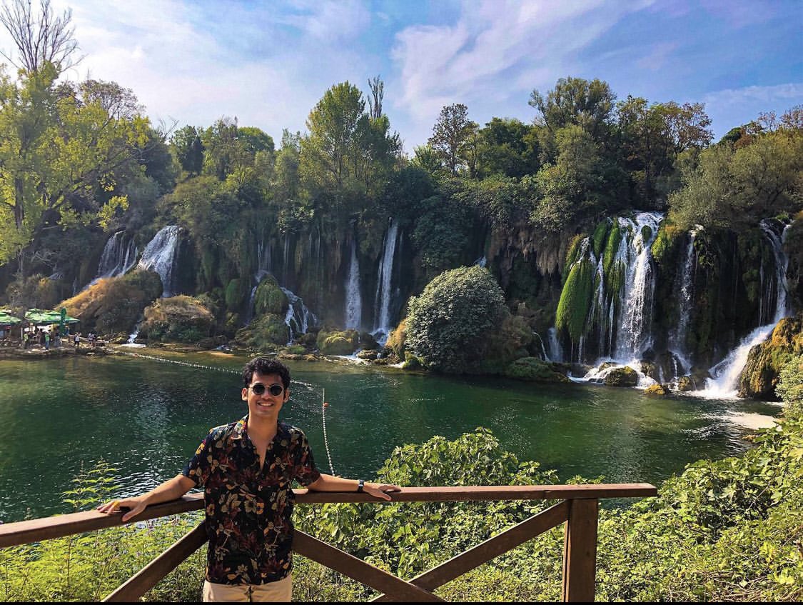 hafizkenny's tweet photo. Mostar, Bosnia : lawa nak mampos ye sini. Kiri piskeni ambil gambar dari jambatan, kanan piskeni ambil dari atas menara masjid tu. 

Kravica Waterfalls, Bosnia (3rd pic) : kat sini kalau korang datang bawa la baju mandi sekali sebab boleh mandi. https://t.co/O5Bfy9bd4J