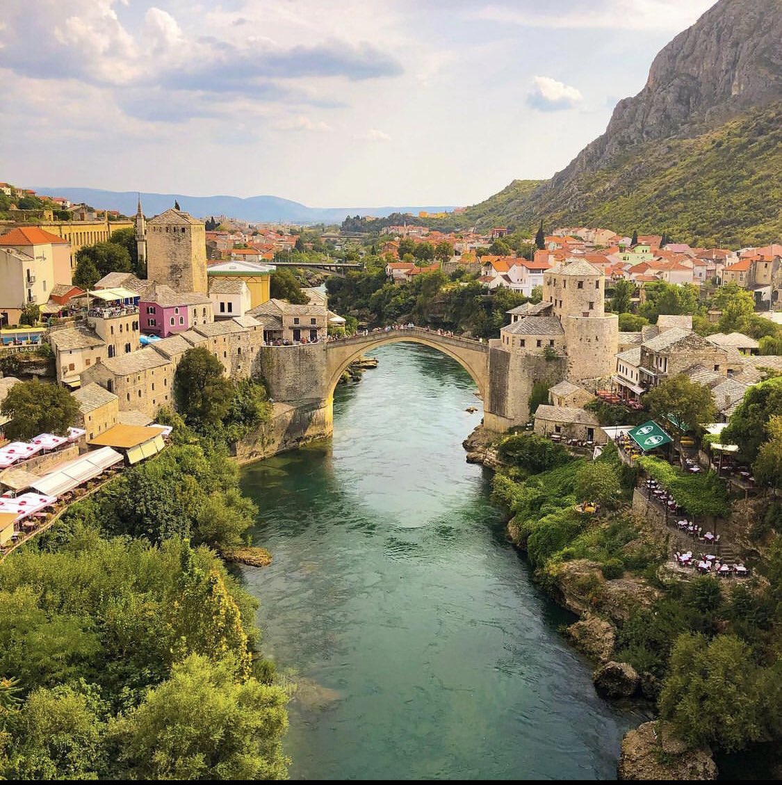 hafizkenny's tweet photo. Mostar, Bosnia : lawa nak mampos ye sini. Kiri piskeni ambil gambar dari jambatan, kanan piskeni ambil dari atas menara masjid tu. 

Kravica Waterfalls, Bosnia (3rd pic) : kat sini kalau korang datang bawa la baju mandi sekali sebab boleh mandi. https://t.co/O5Bfy9bd4J