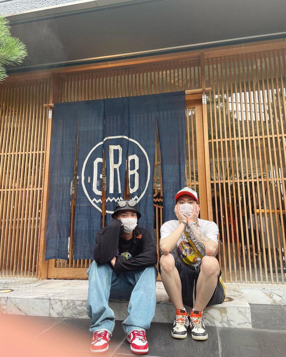 Zico_Square's tweet photo. 지코 in 도쿄 넘 좋다 😻
내가 보고싶던 그 너낌임

#ZICO #지코 #우지호 https://t.co/RDzKmJ8SFA