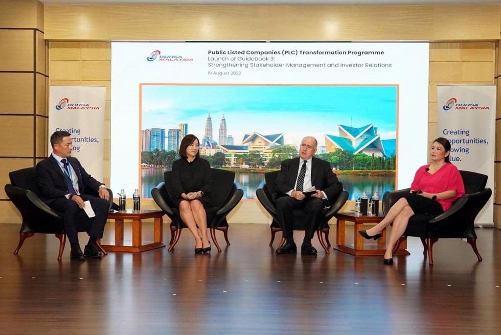 BursaMalaysia's tweet photo. The Exchange recently launched the 3rd #PLCT Programme Guidebook entitled “Strengthening Stakeholder Management &amp; Investor Relations”. 

The Guidebook 3 covers eﬀective stakeholder management, investor relations &amp; crisis communications when engaging with the many- [1/3] https://t.co/CEUY2P1hYq