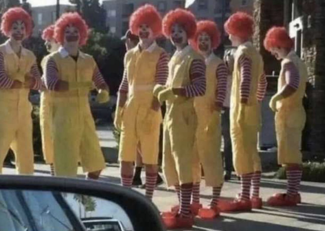 Tu e os teus amigos a planearem uma viagem que nunca vai acontecer