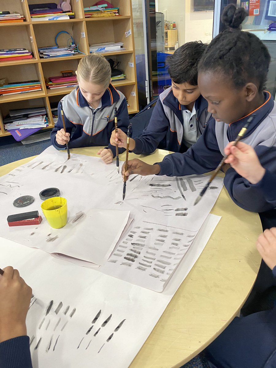 MissHickey_'s tweet photo. African drumming workshop, traditional Chinese brush painting and some origami fun! #LIFEweek #HCCEllenbrook https://t.co/6nnsh0DIaL
