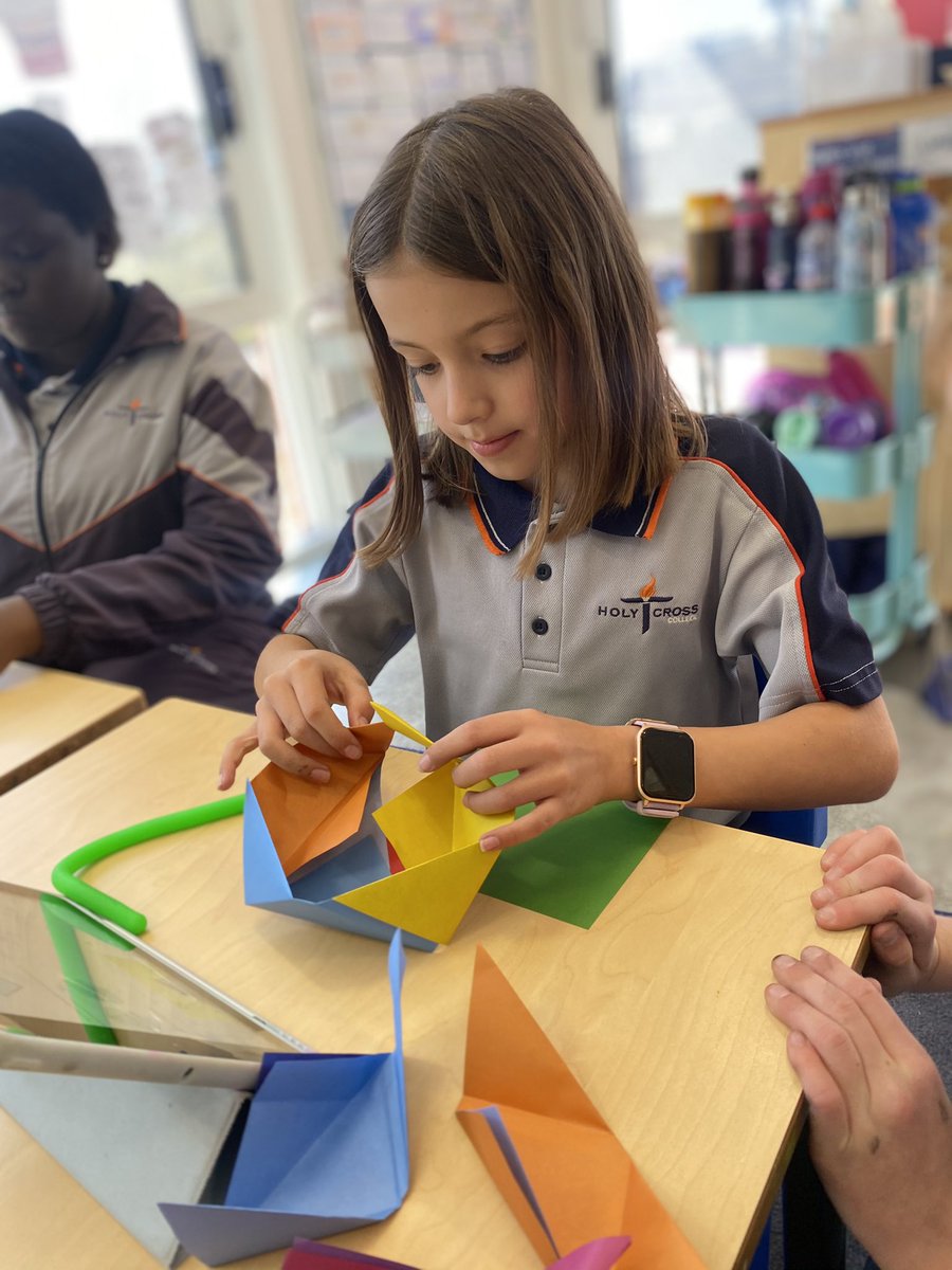 MissHickey_'s tweet photo. African drumming workshop, traditional Chinese brush painting and some origami fun! #LIFEweek #HCCEllenbrook https://t.co/6nnsh0DIaL