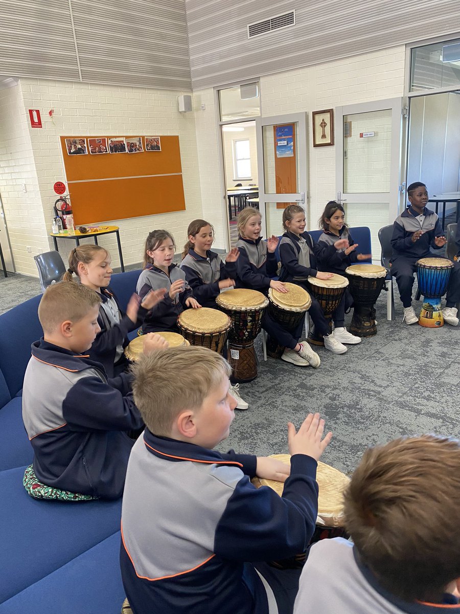 MissHickey_'s tweet photo. African drumming workshop, traditional Chinese brush painting and some origami fun! #LIFEweek #HCCEllenbrook https://t.co/6nnsh0DIaL