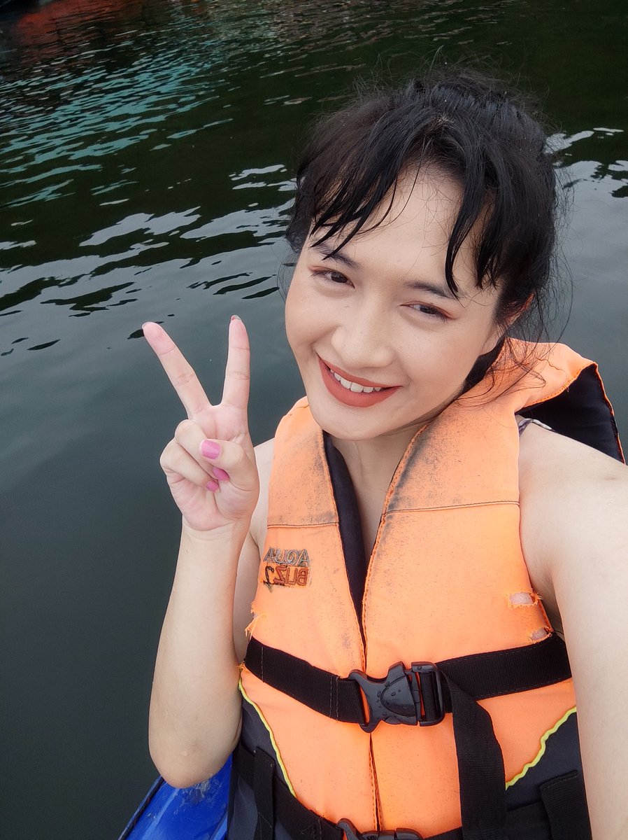 narue_new's tweet photo. หนาวว~ขอกอดหน่อยย😜#นัดเจอน่าน #เที่ยวน่าน #น่านนัดเจอ  #ท่าวังผา #FWBน่าน https://t.co/vha9bR45Uz https://t.co/kVBT9TPUxh