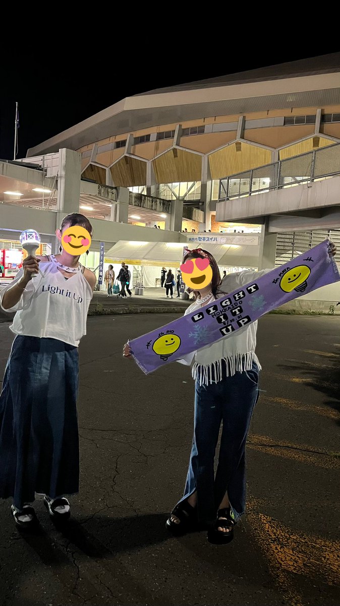 k96104265's tweet photo. 真駒内2日間最高すぎた！！
特に2日目、センステ真横で全員からファンサもらえて幸💘
ダンスミッションもまさかのまさかで抜かれてびっくりした〜変なダンスお見せしてしまってすみません、、、
#NiziU_Ligit_it_Up https://t.co/pRtN4XuCKZ
