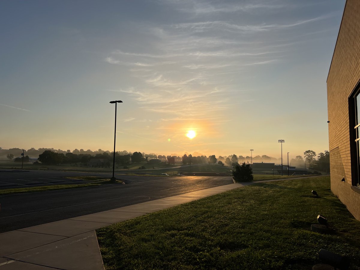 hannerpj's tweet photo. Good MONDAY morning BLACKCAT country! https://t.co/lyofTtHIMY