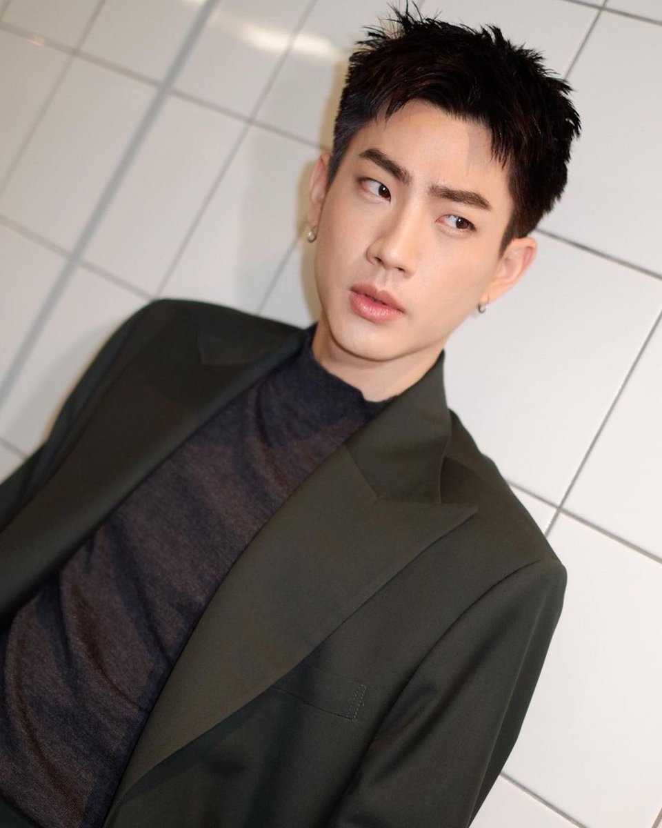 offguning's tweet image. HELLO WTHHSHSJSJSKXKSK