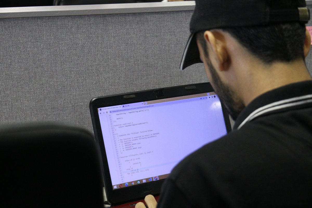 10PUniversity's tweet image. Following the smashing success of #GameofCodes in Lahore, 10PUO hosted its second edition in Islamabad. Coders came together on a mission to solve #coding challenges in the fastest time possible to win a #grandcash prize. 🏆
 A big shout out to @redbull for giving us wings 😎