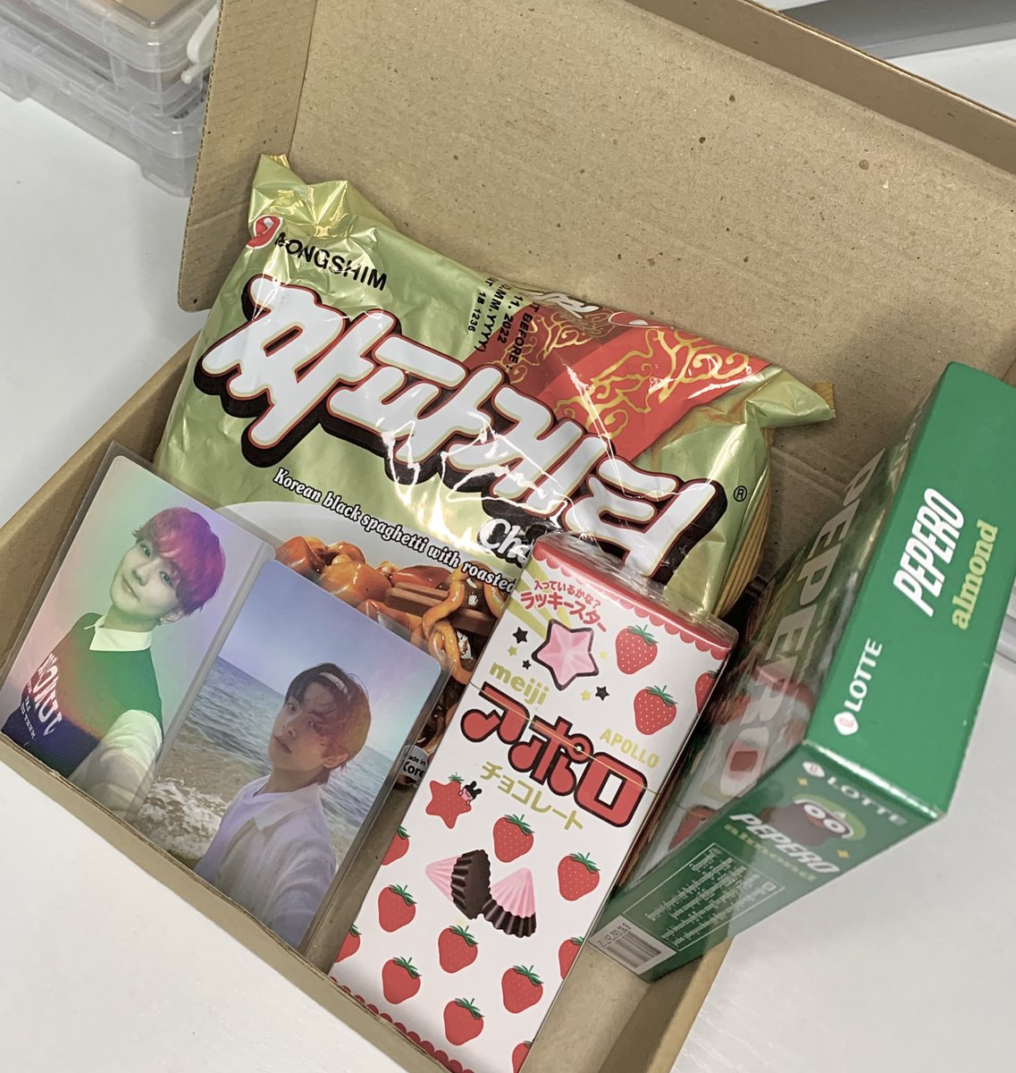 ahofinity's tweet photo. ✨ GIVEAWAY

— 1 winner of mini gift box (jake ody holo pc and jungwon m:d1 holo weverse pob)

— I will shoulder the pf and sf

ꔛ must be following me
ꔛ rt and like
ꔛ reply who is your bias and your favorite selca of them
ꔛ tag 5 moots 
ꔛ PH only

Ends on August 28 11:00 PM https://t.co/NfvXk9eAFa