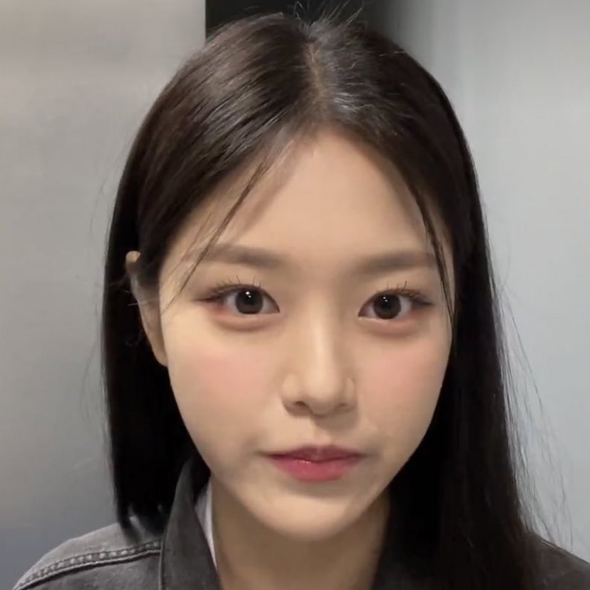 #오빛_트친소 #오빛트친소
이날 김현진 보고
저는 이 여성에게서 빠져나갈 수 없음을 느꼈습니다..
오랜만에 왔더니 탐라가 안돌아가서 트친소 돌립니다
저랑 김현진 얘기 하실 분~~~