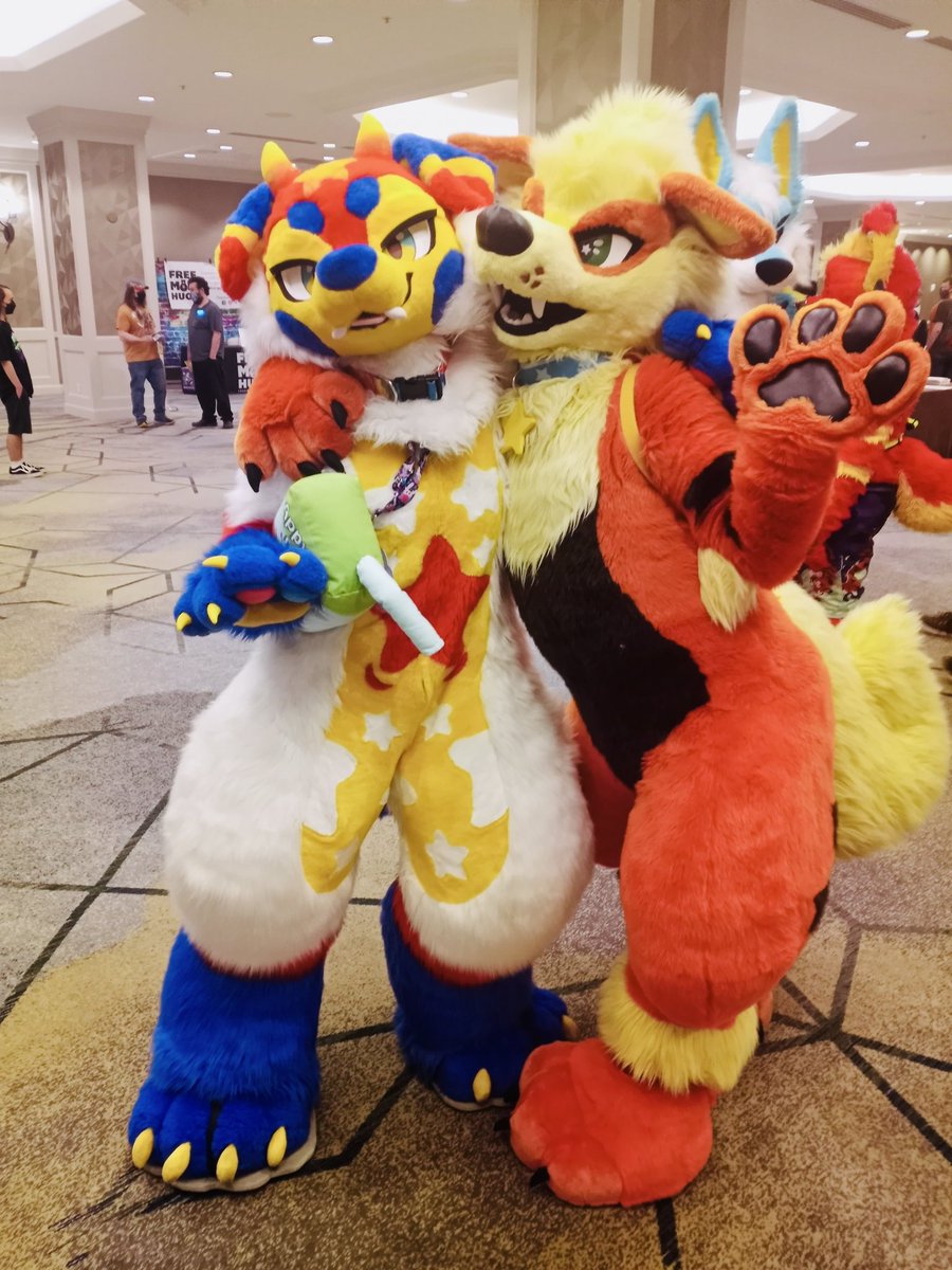dogbutwithfire's tweet photo. Spotted @ruubiks 🤩 this fursuit looks GREAT!! https://t.co/2uDL2JmG5G